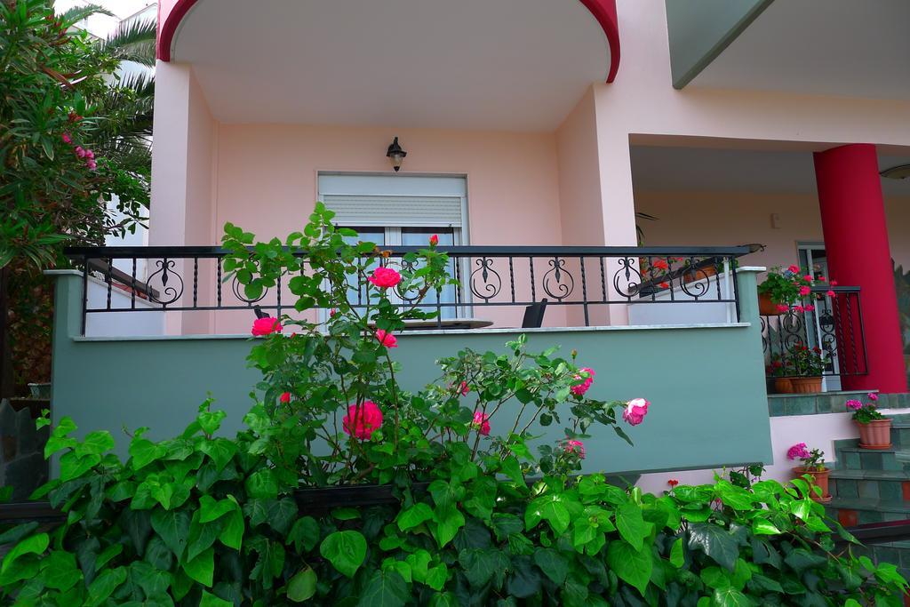 Апартаменти George & Sia'S House Неос-Мармарас Номер фото